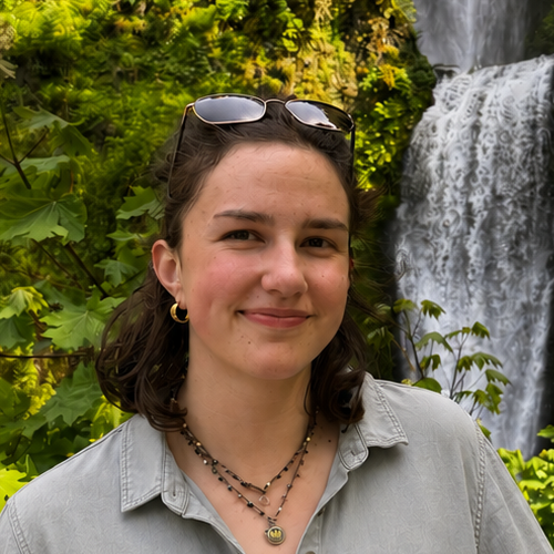 Headshot of Samantha Lyons.